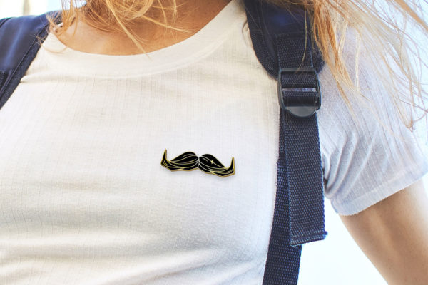 Pin's émaillé - Moustache noir soutien Movember made in France